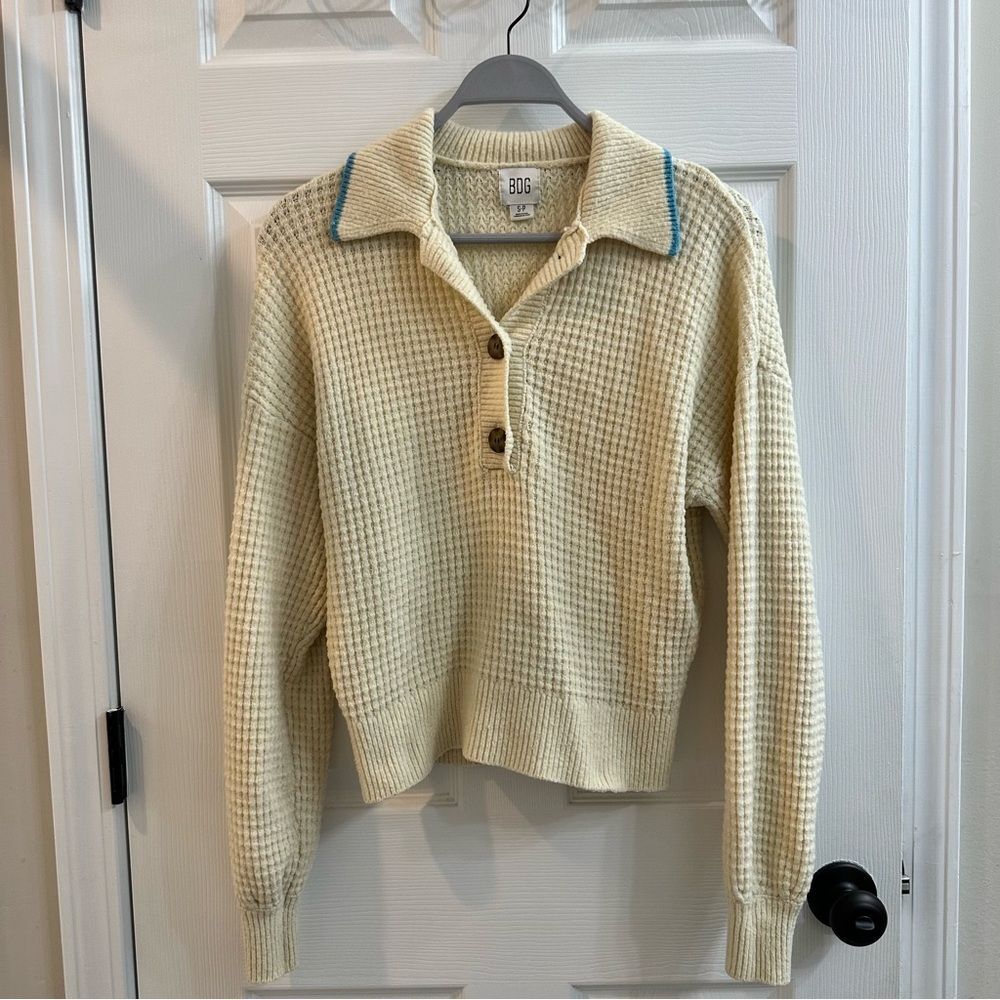 BDG Urban Outfitters women's cream blue waffle knit button up sweater sz small